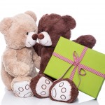 מתנות קטנות – 10 מתנות שכל אישה רוצה לקבל מהבן זוג שלה